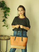 Load image into Gallery viewer, Aurelia