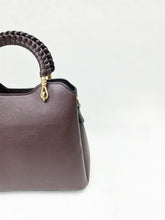 Load image into Gallery viewer, Monova