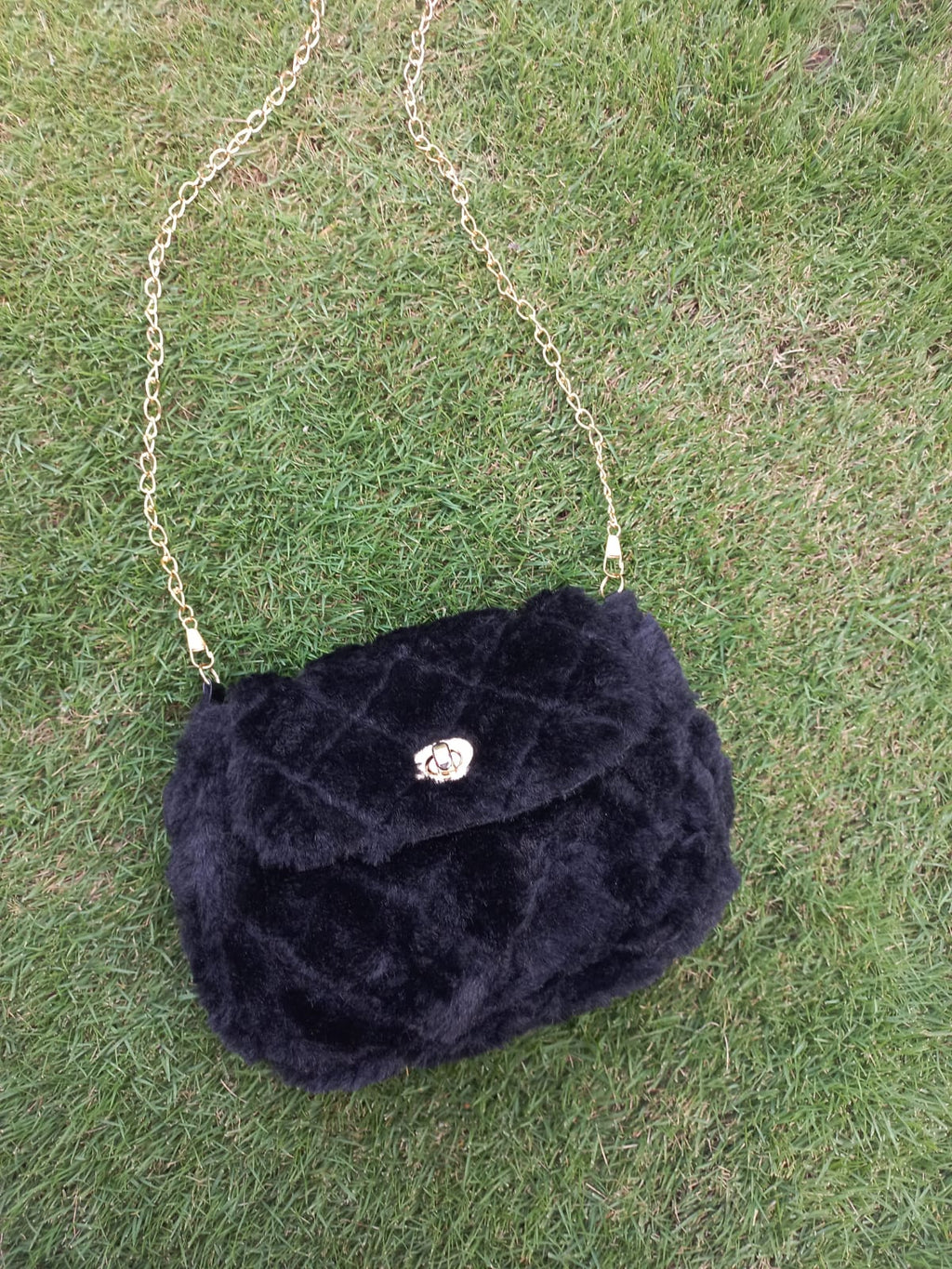 Fluffy (Black)