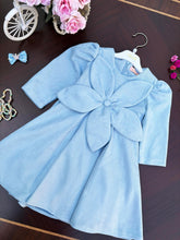 Load image into Gallery viewer, Blue Daisy
