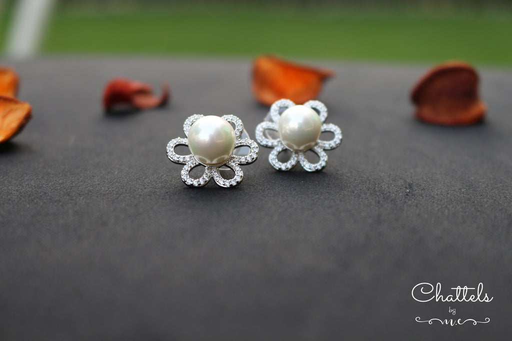 “ Floral Studs with Pearl" (Silver)