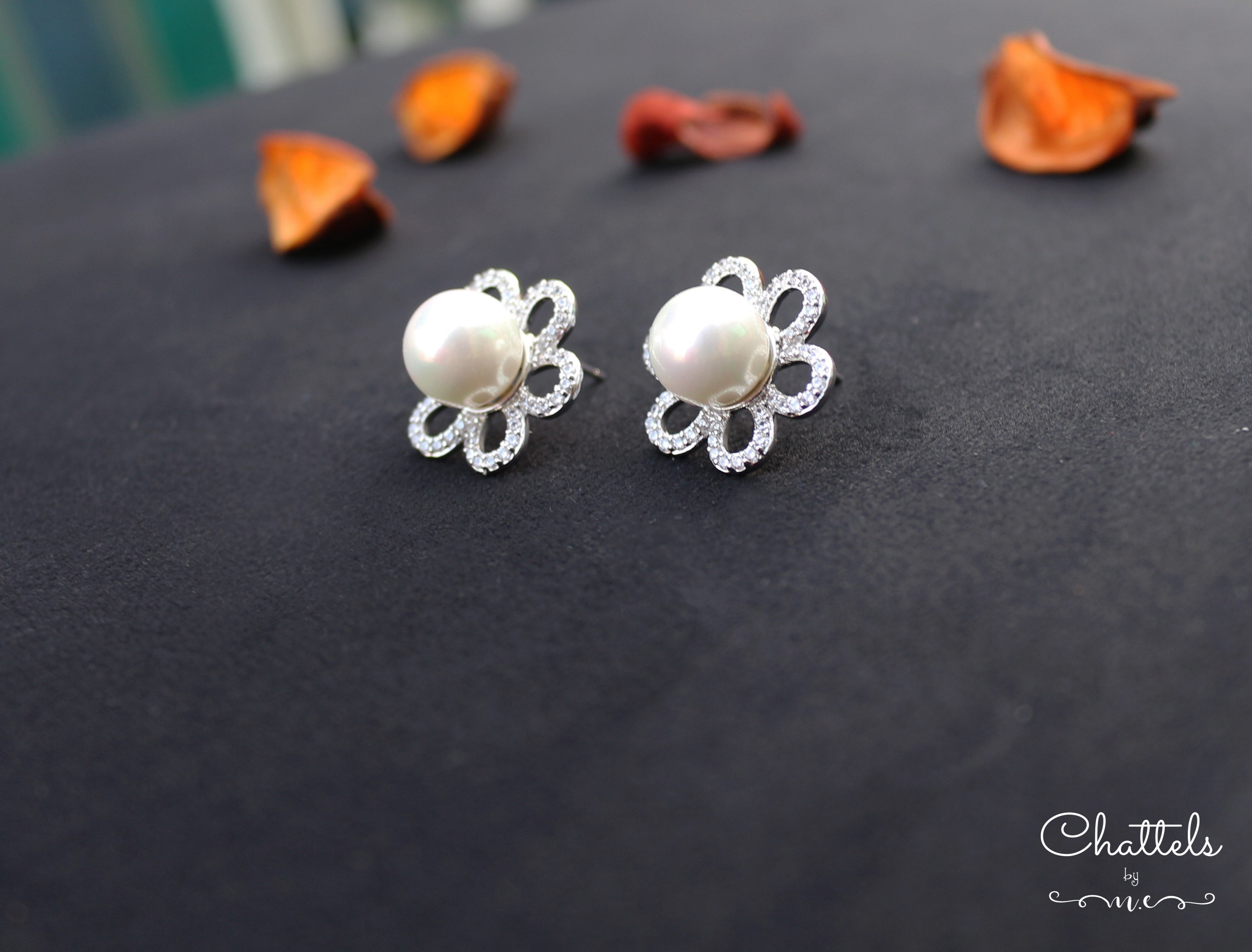 “ Floral Studs with Pearl" (Silver)