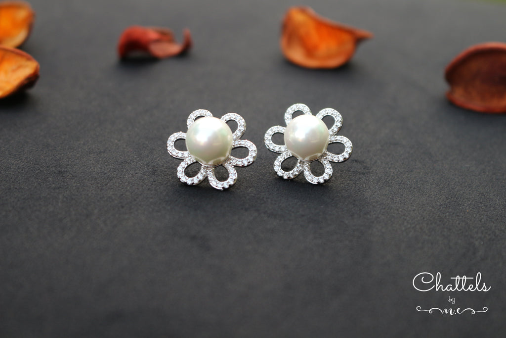 “ Floral Studs with Pearl" (Silver)