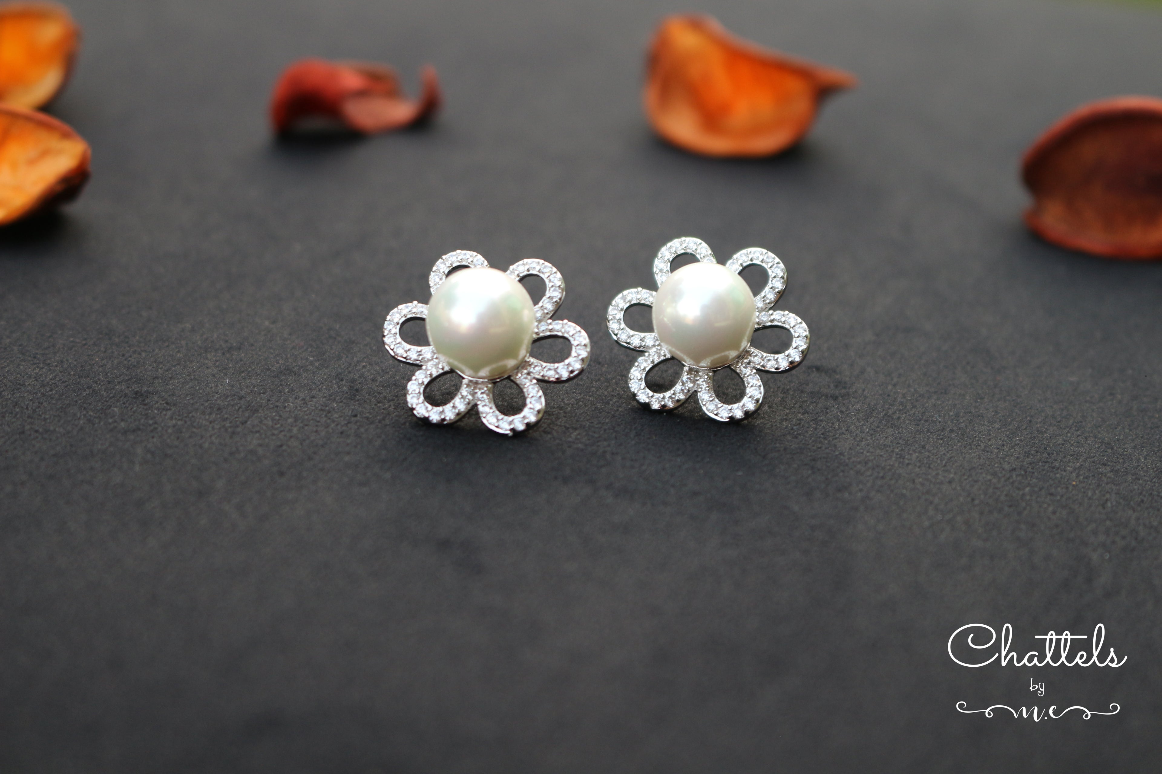 “ Floral Studs with Pearl" (Silver)