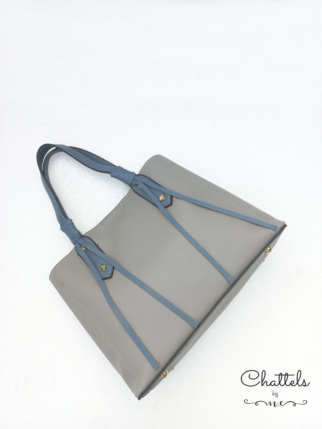 “Camellia L.Grey Bag”
