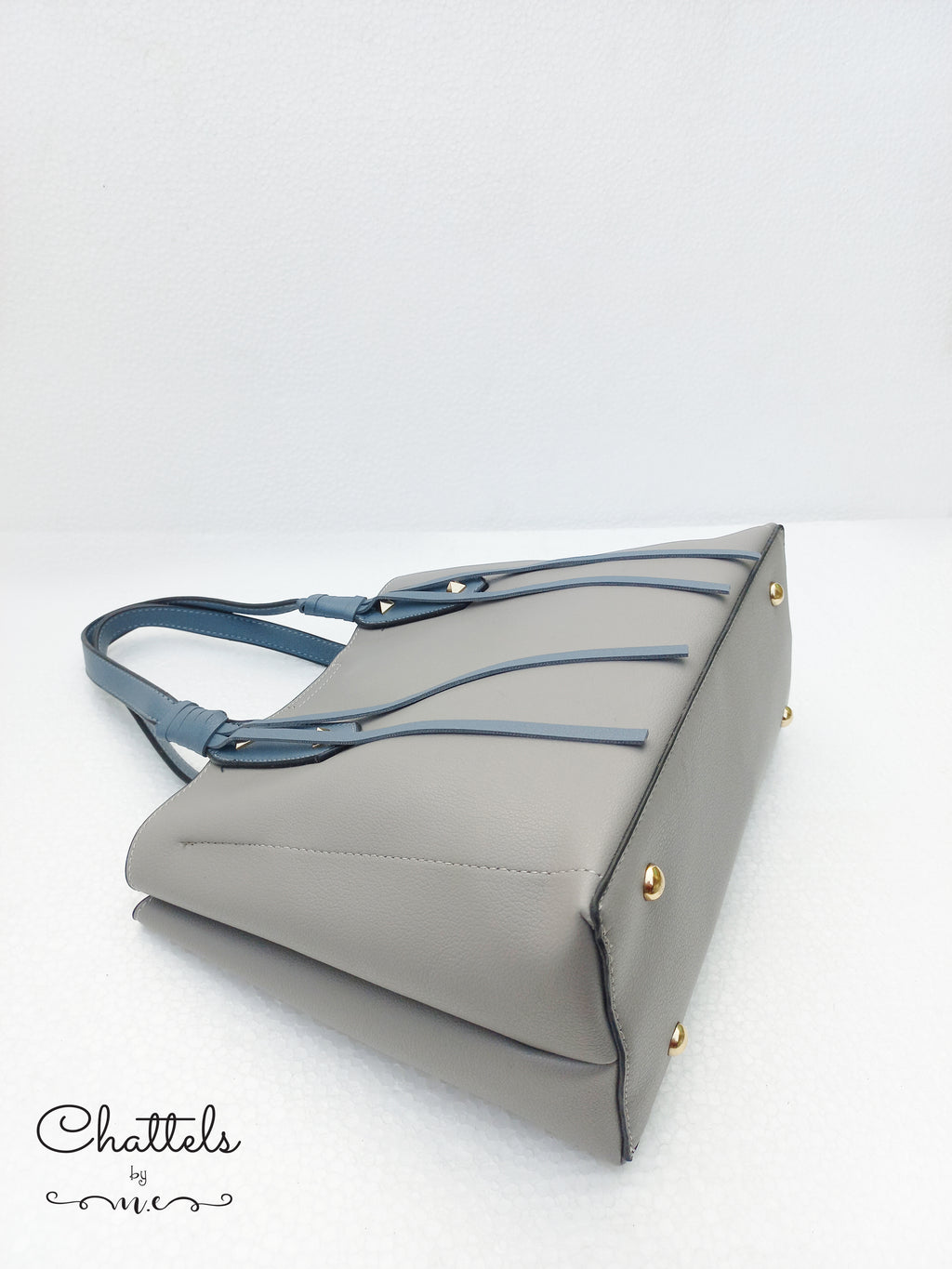 “Camellia L.Grey Bag”