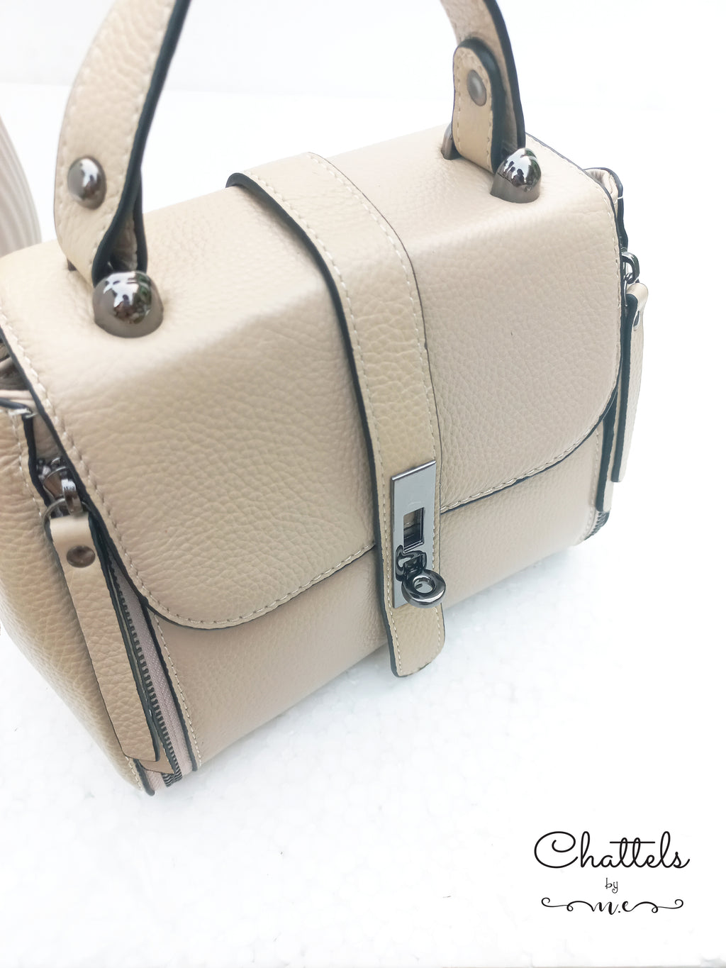 “Sierra Leather Handbag” (Khaki)
