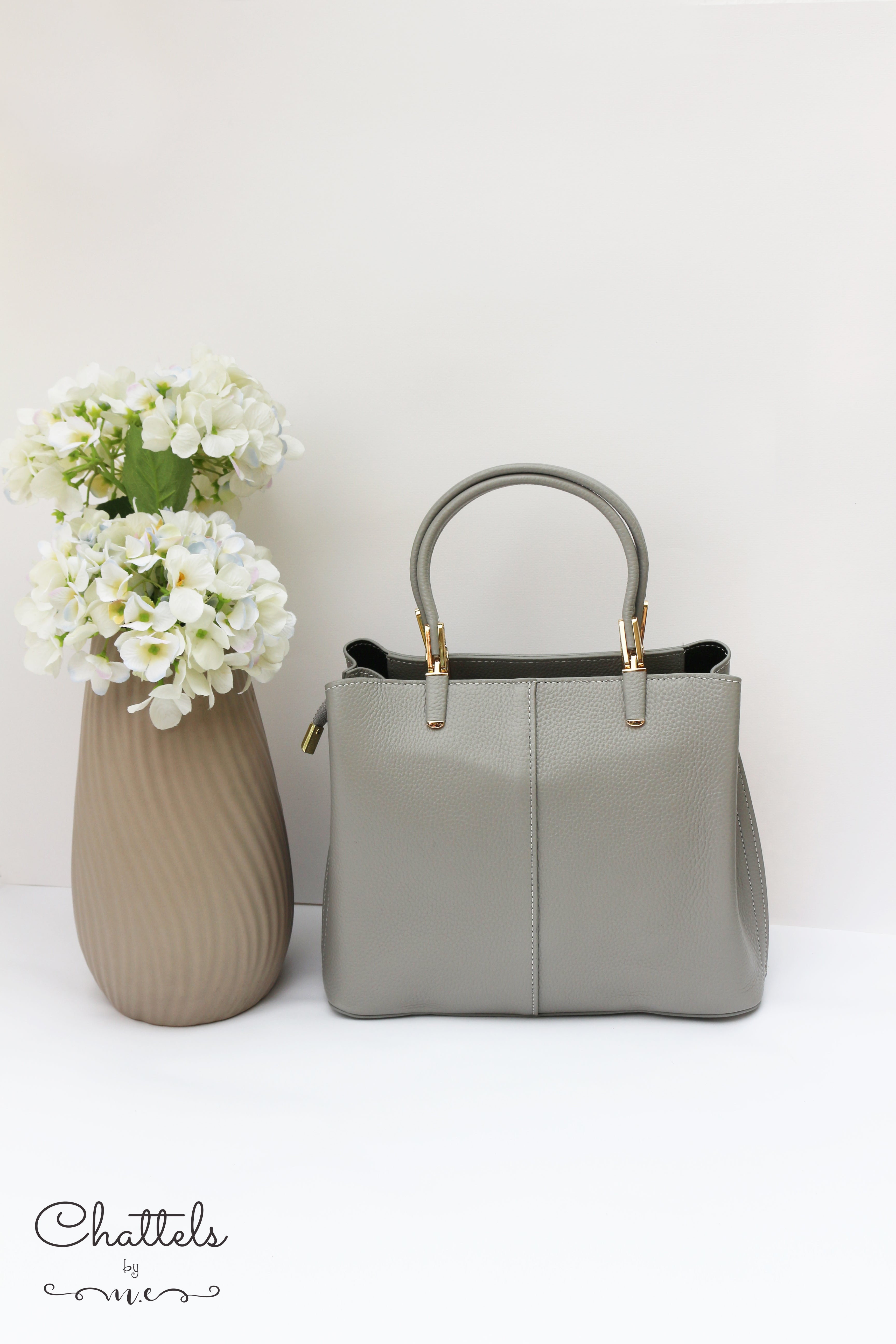“Katlynne Leather Bag” (L.Grey)
