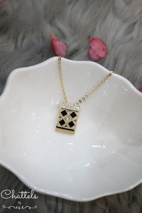 Black & Gold Exquisite